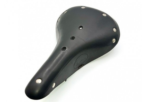 Sillín de piel Gyes SL-17 color negro con partes metálicas negras