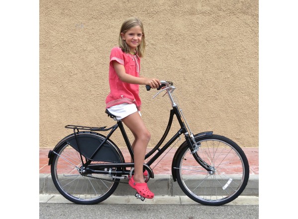 Bicicleta clásica infantil con frenos de varilla