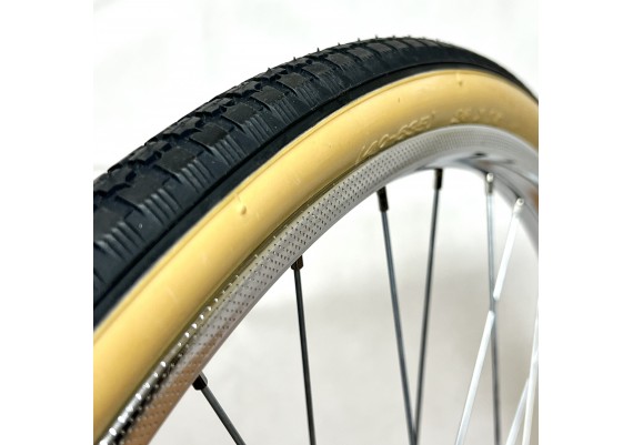 Black tyre with brown wall 28x1,1/2" (700X40B)